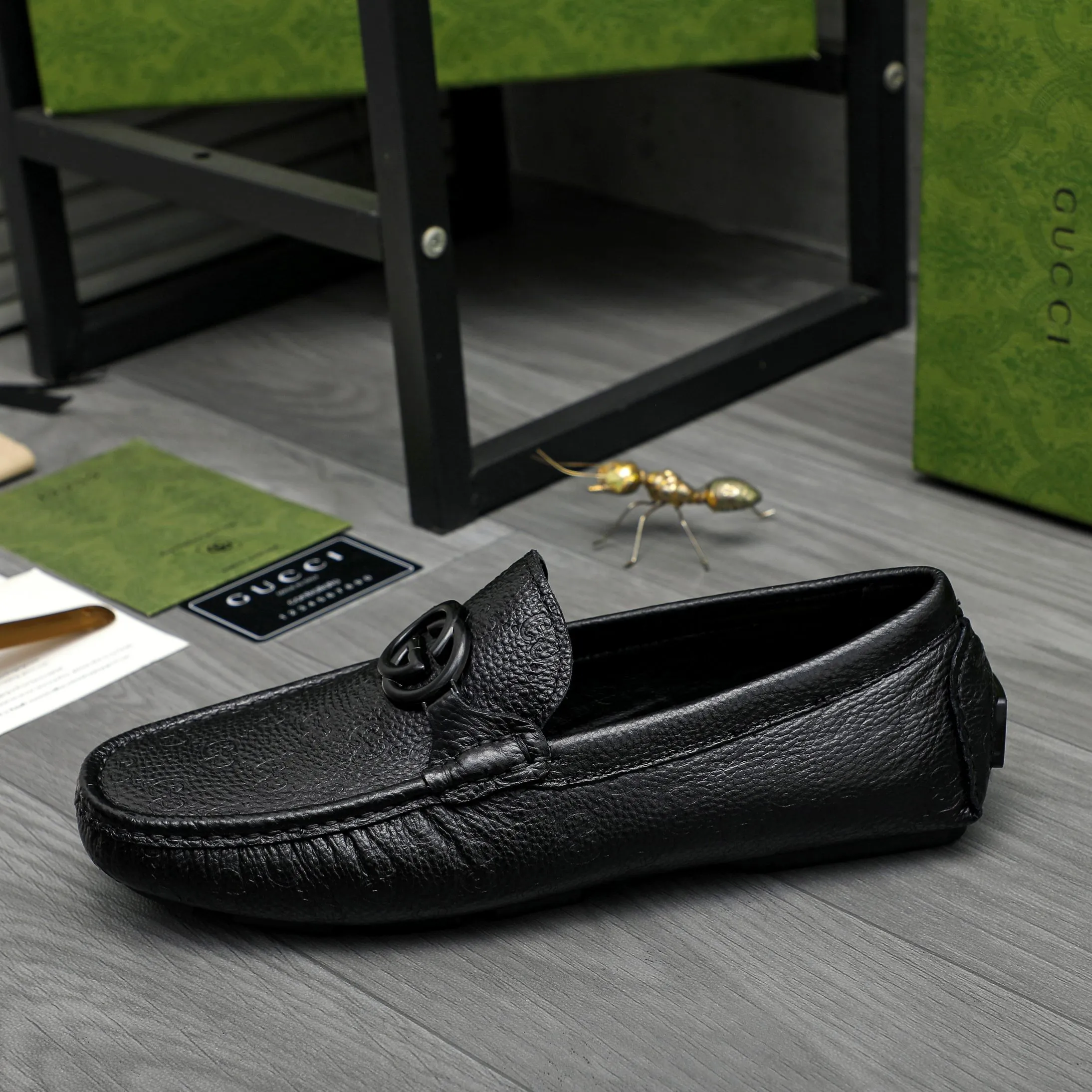 Men's shoes💰p420 Product trademark: GUCCI (Gucci) casual slip-on men's shoes Regular size: 38-44 Product material: Selected pebbled cowhide embossed upper, sheepskin lining, rubber outsole